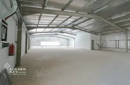 Warehouse - Studio - 3 Bathrooms for rent in Industrial Area 1 - Industrial Area - Doha