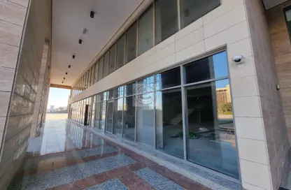 Shop - Studio for rent in Lusail City - Lusail