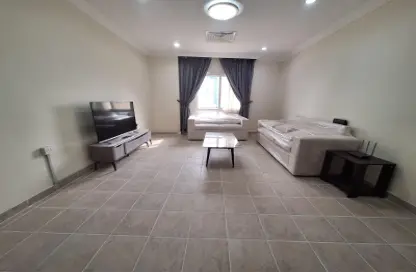 Apartment - 1 Bedroom - 1 Bathroom for rent in Old Salata - Salata - Doha