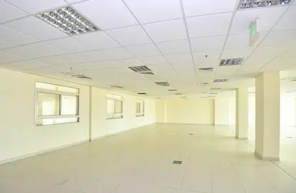 Office Space - Studio - 2 Bathrooms for rent in Al Nasr Street - Al Nasr - Doha