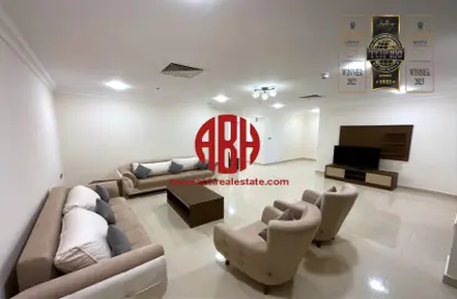 Apartment - 2 Bedrooms - 2 Bathrooms for rent in Al Zubair Street - Fereej Abdul Aziz - Doha