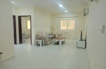 Apartment - 1 Bedroom - 1 Bathroom for rent in Umm Ghwailina Comm - Umm Ghuwalina - Umm Ghuwailina - Doha