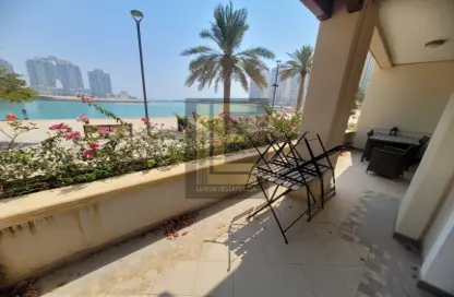 Penthouse - 1 Bedroom - 2 Bathrooms for rent in Viva East - Viva Bahriyah - The Pearl Island - Doha