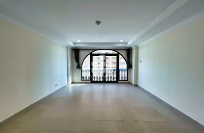 Apartment - 1 Bedroom - 2 Bathrooms for rent in Tower 3 - Porto Arabia - The Pearl Island - Doha