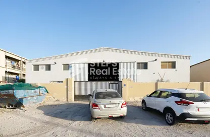 Warehouse - Studio - 5 Bathrooms for rent in Industrial Area 4 - Industrial Area - Industrial Area - Doha