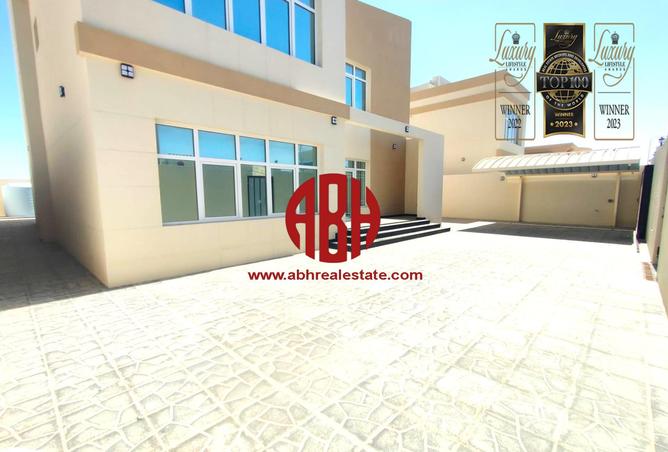 Villa - Studio - 7 Bathrooms for rent in Duhail Villas - Al Duhail - Doha