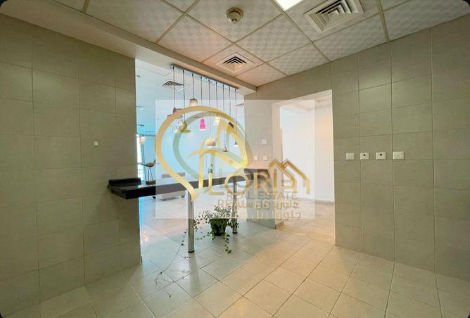 Apartment - 2 Bedrooms - 3 Bathrooms for rent in Zig Zag Tower A - Zig Zag Towers - West Bay - Doha