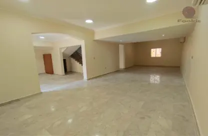 Compound - 4 Bedrooms - 5 Bathrooms for rent in Curlew Street - Al Waab - Doha