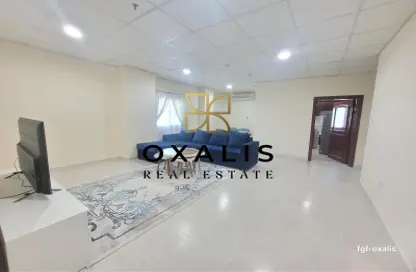 Apartment - 2 Bedrooms - 2 Bathrooms for rent in Al Sadd Road - Al Sadd - Doha