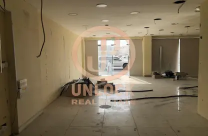 Shop - Studio - 1 Bathroom for rent in Al Jassim Tower - C-Ring Road - Al Sadd - Doha