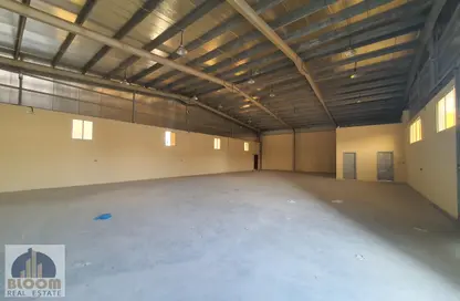 Warehouse - Studio - 2 Bathrooms for rent in East Industrial Street - Birkat Al Awamer - Al Wakra