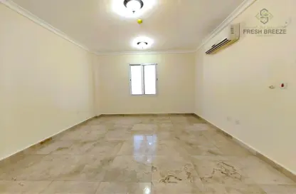 Apartment - 2 Bedrooms - 2 Bathrooms for rent in Bin Omran - Fereej Bin Omran - Doha