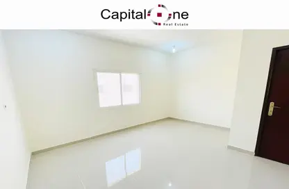 Apartment - 2 Bedrooms - 1 Bathroom for rent in Wholesale Market Street - Abu Hamour - Doha