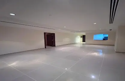 Apartment - 1 Bedroom - 2 Bathrooms for sale in Porto Arabia - The Pearl Island - Doha