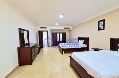 Apartment - 2 Bedrooms - 2 Bathrooms for rent in Al Morouj Inn Hotel - Corniche Road - Corniche Road - Doha