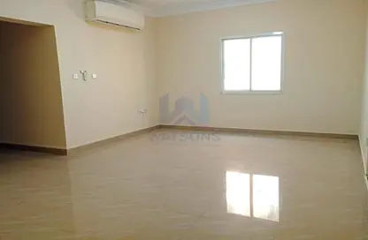 Apartment - 3 Bedrooms - 2 Bathrooms for rent in Bin Omran - Fereej Bin Omran - Doha