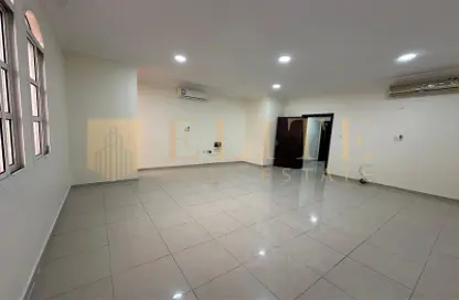 Apartment - 2 Bedrooms - 2 Bathrooms for rent in Al Sadd Road - Al Sadd - Doha