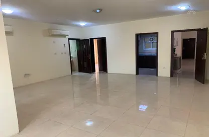 Apartment - 2 Bedrooms - 2 Bathrooms for rent in Al Muntazah - Doha