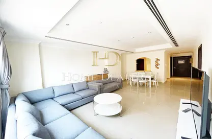 Apartment - 1 Bedroom - 2 Bathrooms for rent in West Porto Drive - Porto Arabia - The Pearl Island - Doha