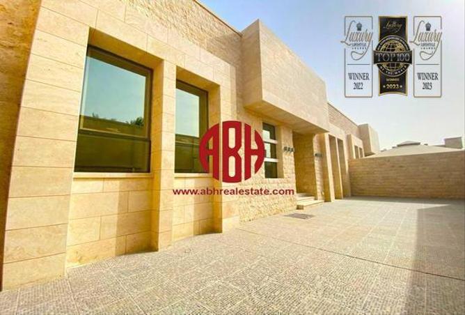 Villa - 3 Bedrooms - 4 Bathrooms for rent in Al Nuaija Street - Al Nuaija - Doha