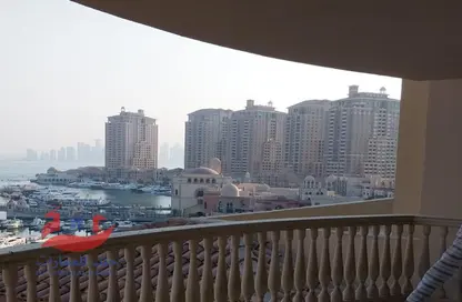 Apartment - 2 Bedrooms - 3 Bathrooms for rent in The Villas - The Pearl Island - Doha