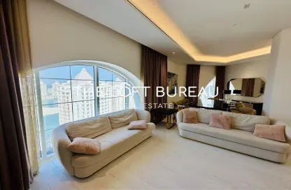 Penthouse - 3 Bedrooms - 5 Bathrooms for rent in Floresta Gardens - Floresta Gardens - The Pearl Island - Doha