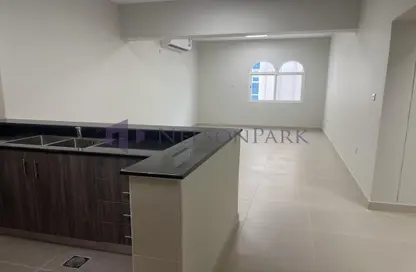 Apartment - 2 Bedrooms - 1 Bathroom for rent in Old Salata - Salata - Doha