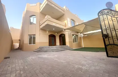 Villa - 6 Bedrooms - 6 Bathrooms for rent in Tadmur Street - Old Airport Road - Doha