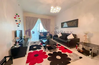 Apartment - 2 Bedrooms - 3 Bathrooms for rent in Viva East - Viva Bahriyah - The Pearl Island - Doha