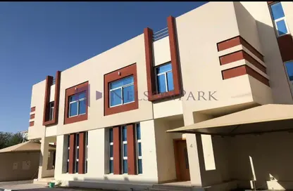 Compound - 5 Bedrooms - 4 Bathrooms for rent in Wadi Al Markh - Muraikh - AlMuraikh - Doha