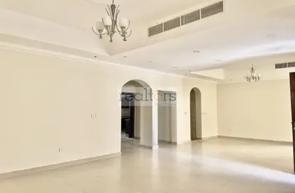 Villa - 5 Bedrooms - 6 Bathrooms for rent in Al Hanaa Street - Al Gharrafa - Doha