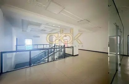 Whole Building - Studio - 4 Bathrooms for rent in New Salata - Salata - Doha