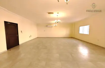 Apartment - 3 Bedrooms - 2 Bathrooms for rent in Fereej Bin Mahmoud - Doha