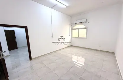 Villa - Studio - 1 Bathroom for rent in Ain Khalid Gate - Ain Khaled - Doha