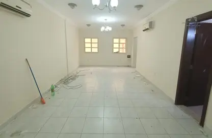 Apartment - 3 Bedrooms - 3 Bathrooms for rent in Al Mansoura - Al Mansoura - Doha