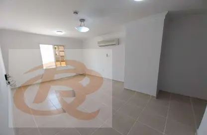 Apartment - 2 Bedrooms - 2 Bathrooms for rent in OqbaBin Nafie Steet - Old Airport Road - Doha