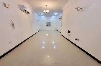 Apartment - 3 Bedrooms - 2 Bathrooms for rent in Al Mansoura - Al Mansoura - Doha