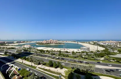 Apartment - 3 Bedrooms - 4 Bathrooms for rent in Tower 18 - Porto Arabia - The Pearl Island - Doha