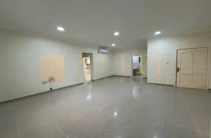 Apartment - 2 Bedrooms - 2 Bathrooms for rent in Al Sadd Road - Al Sadd - Doha