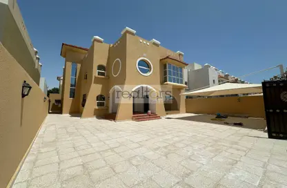 Villa - 5 Bedrooms - 3 Bathrooms for rent in Mamoura 18 - Al Maamoura - Doha