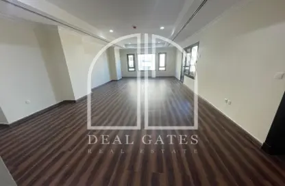 Apartment - 1 Bedroom - 2 Bathrooms for rent in East Porto Drive - Porto Arabia - The Pearl Island - Doha