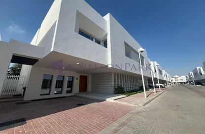 Villa - 4 Bedrooms - 5 Bathrooms for rent in Muraikh - AlMuraikh - Doha