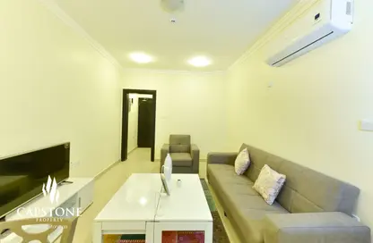 Apartment - 2 Bedrooms - 2 Bathrooms for rent in Bin Omran 28 - Fereej Bin Omran - Doha