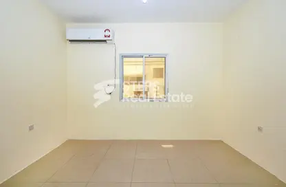 Labor Camp - Studio - 1 Bathroom for rent in Industrial Area 4 - Industrial Area - Industrial Area - Doha