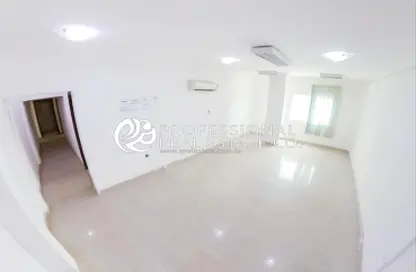 Office Space - Studio - 2 Bathrooms for rent in Al Rawabi - Al Rayyan - Doha