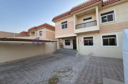 Villa - 5 Bedrooms - 7 Bathrooms for rent in Al Markhiya Street - Al Markhiya - Doha