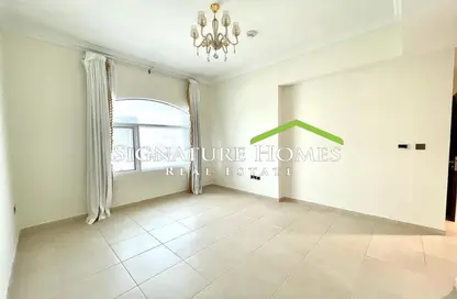 Apartment - 2 Bedrooms - 3 Bathrooms for rent in Marina Residence 15 - Marina District - Lusail