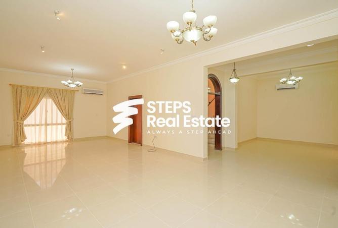 Compound - 4 Bedrooms - 3 Bathrooms for rent in Old Airport Road - Old Airport Road - Doha