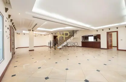 Villa - 5 Bedrooms - 6 Bathrooms for rent in West Gate - West Bay Lagoon - Doha