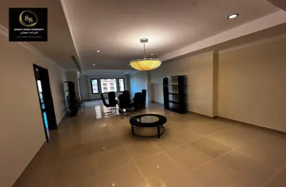 Apartment - 1 Bedroom - 2 Bathrooms for rent in West Porto Drive - Porto Arabia - The Pearl Island - Doha